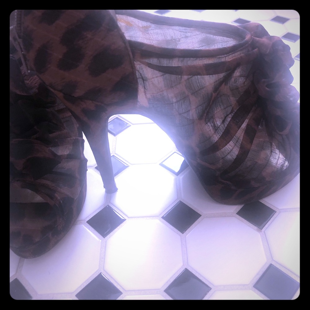 Chinese Laundry Leopard 6.5